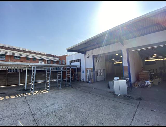 404M² WAREHOUSE TO LET IN SPRINGFIELD